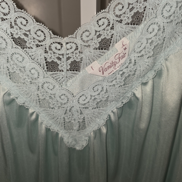 VTG Vanity Fair Soft Blue Lace Chemise - Picture 2 of 7